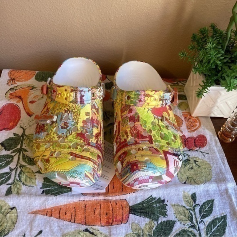 Disney’s Magic Kingdom Vault Series CROCS size 7